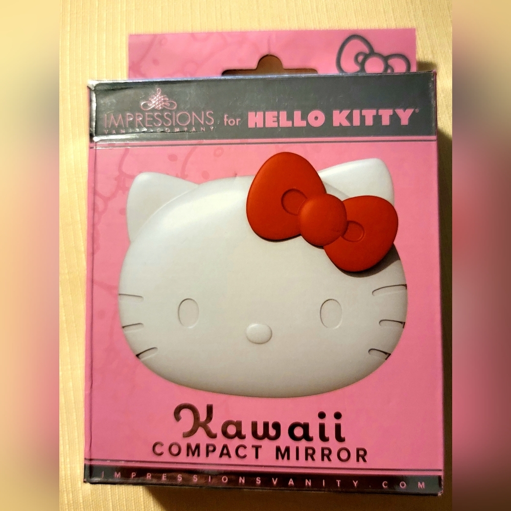 Hello Kitty Compact